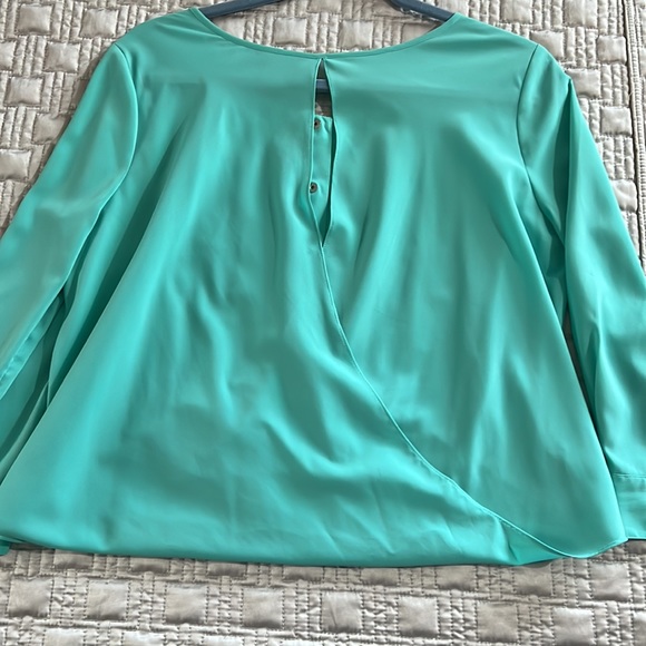 Beautiful Bebe Top 💎 - Picture 7 of 12